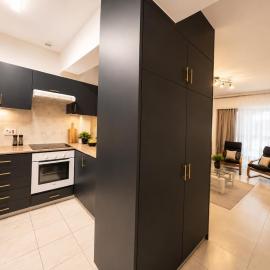 KyBlue Management - Large Studio Near Venus Beach