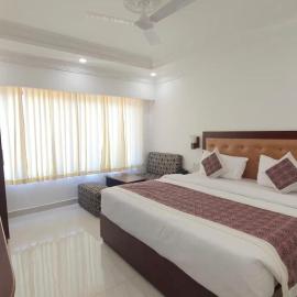 Hotel LAKE VIEW KHAJURAHO、カジュラーホーのホテル