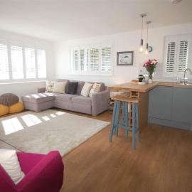 Jack's Stay, stylish apartment, Salcombe, parking