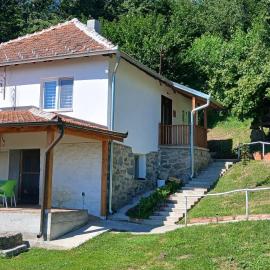 Seosko turisticko domacinstvo ''Vuk 2024'', hotel u gradu 'Predole'