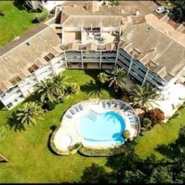 Bel appartement, vue sur golf et piscine,à 2 pas de la plage, hotel di Moliets-et-Maa