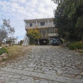 Camping BORA, hotel sa Cërrik