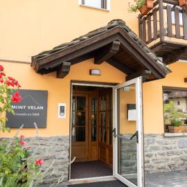 Mont Velan Chambres & Restaurant, hotel v destinácii Saint-Oyen