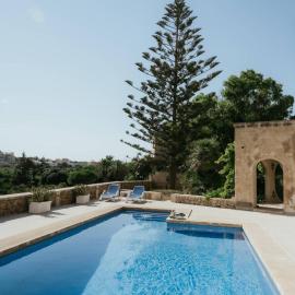 Dar Juno Traditional Farmhouse San Lawrenz Gozo, hotel in San Lawrenz
