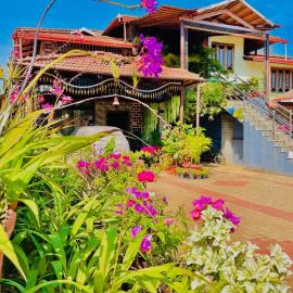 Kds Homestay, hotel i Gonikoppal