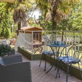 Garden&Relax Maison - pet friendly - private garden and barbecue, hotel in Grado-Pineta