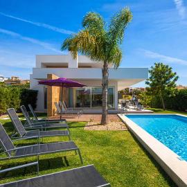 Villa Marina Luxurious House with Pool by LovelyStay