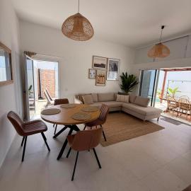 Tamaragua Breeze - Modern villa with pool, hotel v destinaci La Oliva