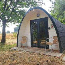 Natuurhuisje Uit de Kunst KERS, hotel in Bingelrade