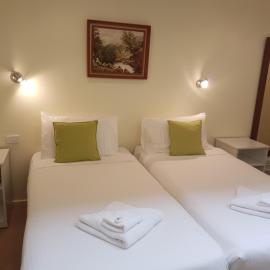 Getaway Inn Boutique Guest house, hotel em Nulkaba