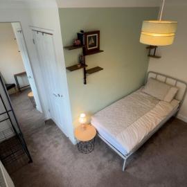 Cosy Private Room Watford Near Harry Potter Tour!, hotel in Leavesden Green