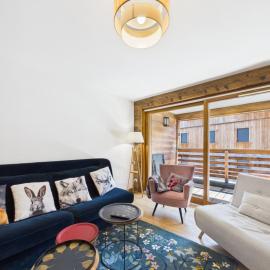 Appartement neuf, luxueux, au cœur des Gets avec terrasse, parking sécurisé, proche commerces et pistes. - FR-1-623-116, hotel in Les Gets