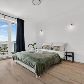 Horizon Apartment for 6 - Spacious & Quiet, hotelli kohteessa Vinohrady