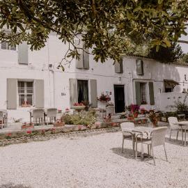 Manade Cavallini - Mas de Pioch, hotel in Saintes-Maries-de-la-Mer