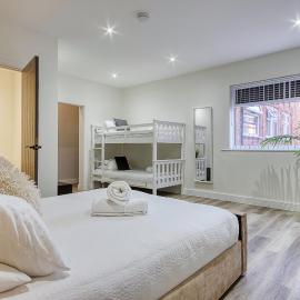 The Studio Castle Lane, hotel in Bournemouth