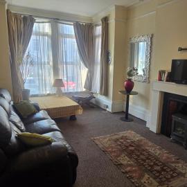 Large flat with parking near train station, hotel em Dover