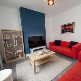 Comfortable 3-Bedroom Home with Free Parking