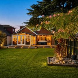 Coastal Escape with Hot Tub - Large Garden - Games Room - Pool Table - Two Bedroom Detached Home - Sleeps 6