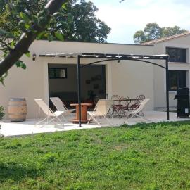Gite des Egadillias climatisé, hotell i Marsanne