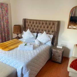 Executive B & B, hotel in Beacon Bay