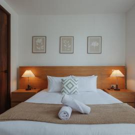 Modern El Retiro Suite for Two + Free Parking