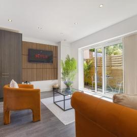 Spacious 3BR Hove Home - Sleeps 8 - Free Parking、ブライトン＆ホーブのホテル