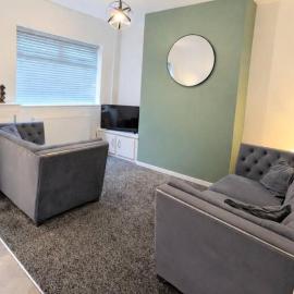 Leigh House - 2 BR - Sleeps 4 - Pennington Flash, hotel in Leigh
