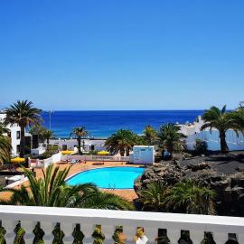 Caleton Blanco, lovely 2 bed apartment with sea views