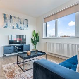Thameside Suite | Free Parking | 2 BR | Heathrow, hotel a Staines