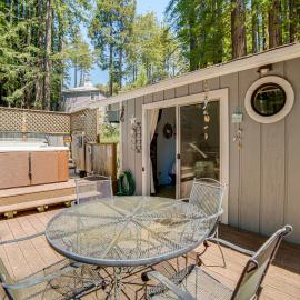 Walk to Beach! Home w/ Sunroom in Anchor Bay