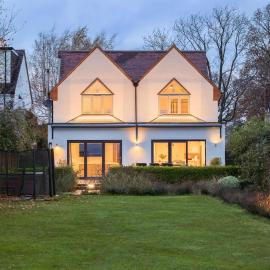 Large & Modern 4Bed Family Home - Pass the Keys