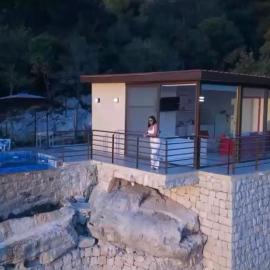Amaruna LB, hotel en Al Qarşā