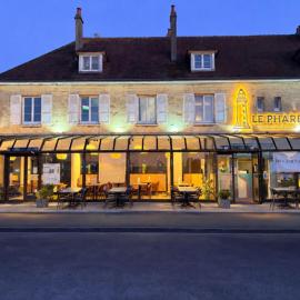 Hôtel Le Phare โรงแรมในวิสเทรอัม