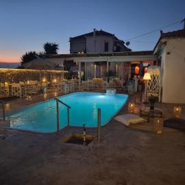 Koukounari Apartments, hotel a Skala