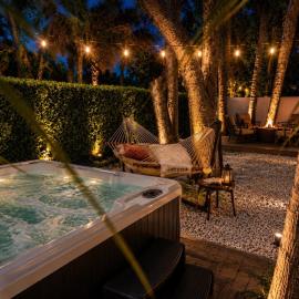 Outdoor Movies, Hot Tub, Fire Pit & Near AMI 7 miles away