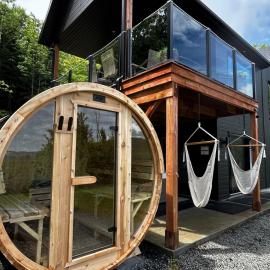 Vertigo-Chalet-Fleuve-Montagnes-Spa Sauna, hotel v destinácii Les Éboulements
