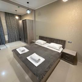 4 Rooms Guest House, хотел в Гюмри