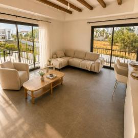 Mediterra Defne Bahçe Manzaralı Modern Daire, hotel in Ayios Dhometios