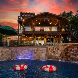 Wildlight House Cascade Canyon Lake Sleeps 17