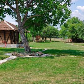 Čardak seosko domaćinstvo、Suboticaのホテル