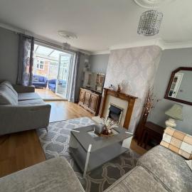 5 Bed Contractor Families & Groups Accomodation