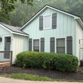 Nightingale apt with hot tub walk to Saugatuck