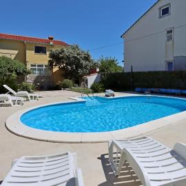 Family-friendly apartments with swimming pool Banjol, Rab - 5007