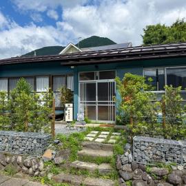 The Whale House 日光 by Silver Daisy