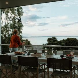 Avalon Beachfront - Kangaroo Island، فندق في Nepean Bay
