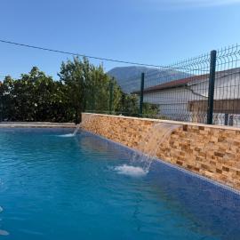 ZIS LUX Apartments Pool, ξενοδοχείο σε Utjeha