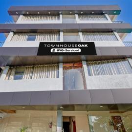 Townhouse Oak Kathghariya Road Haldwani Formerly Devki Inn, hotelli kohteessa Haldwāni