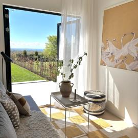 Designer Tinyhouse in Båstad, sea view & hiking trail, hotel in Grevie