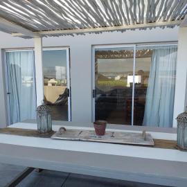 Lieflappie Seaview Stilbaai 400m to the beach, hotel u gradu Stilbaai
