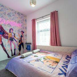 K-Pop Huntrix Cozy Stay Unique Family Retreat